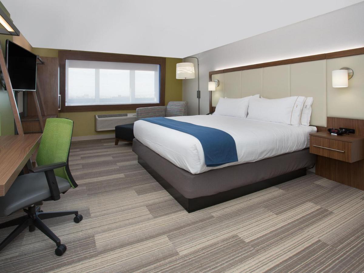 Holiday Inn Express & Suites Chicago North Shore - Niles By Ihg Экстерьер фото
