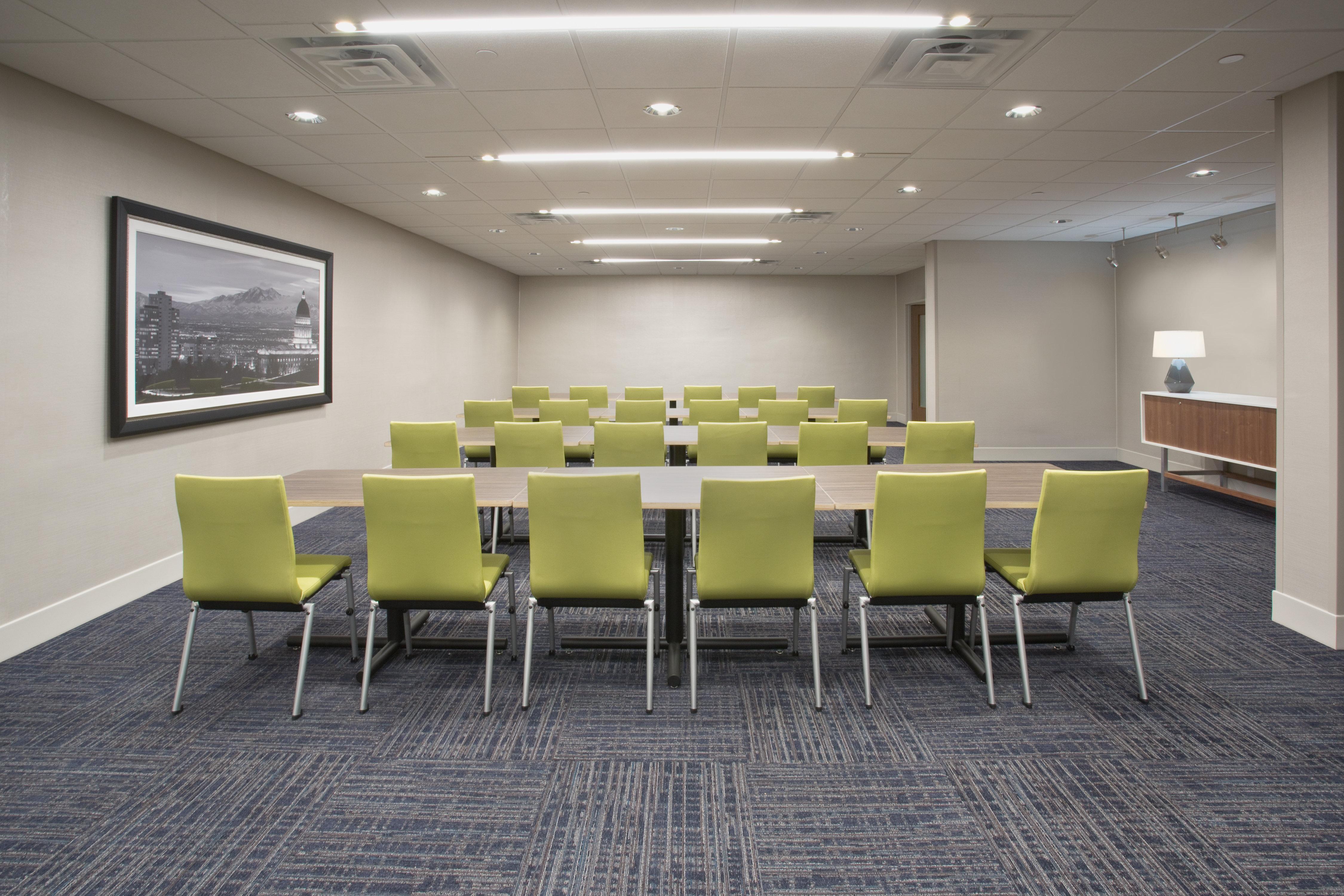 Holiday Inn Express & Suites Chicago North Shore - Niles By Ihg Экстерьер фото
