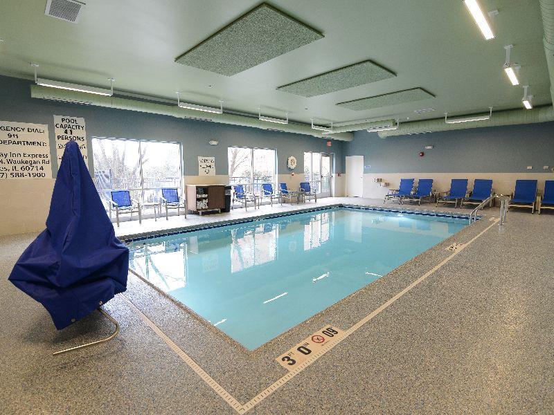 Holiday Inn Express & Suites Chicago North Shore - Niles By Ihg Экстерьер фото