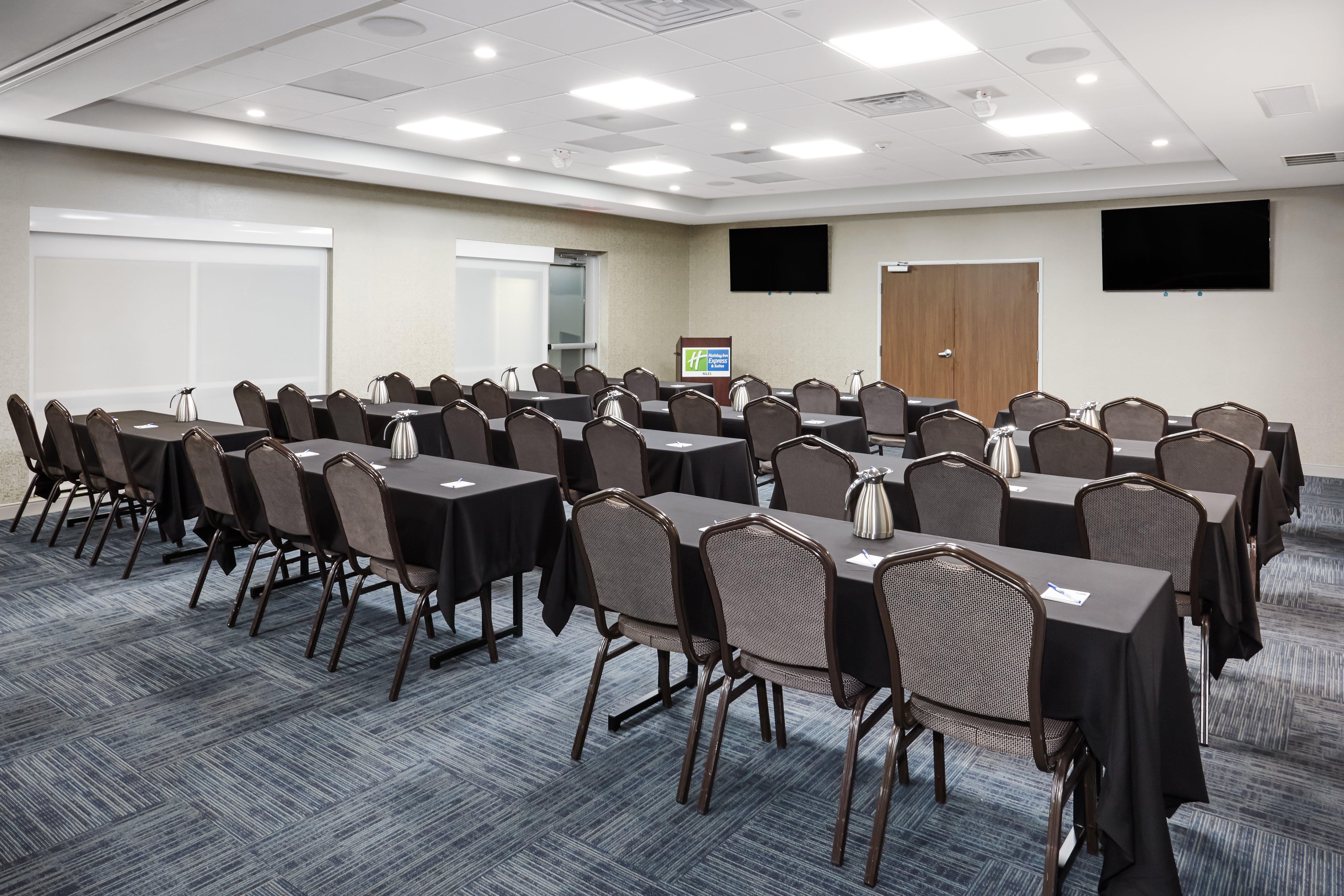 Holiday Inn Express & Suites Chicago North Shore - Niles By Ihg Экстерьер фото
