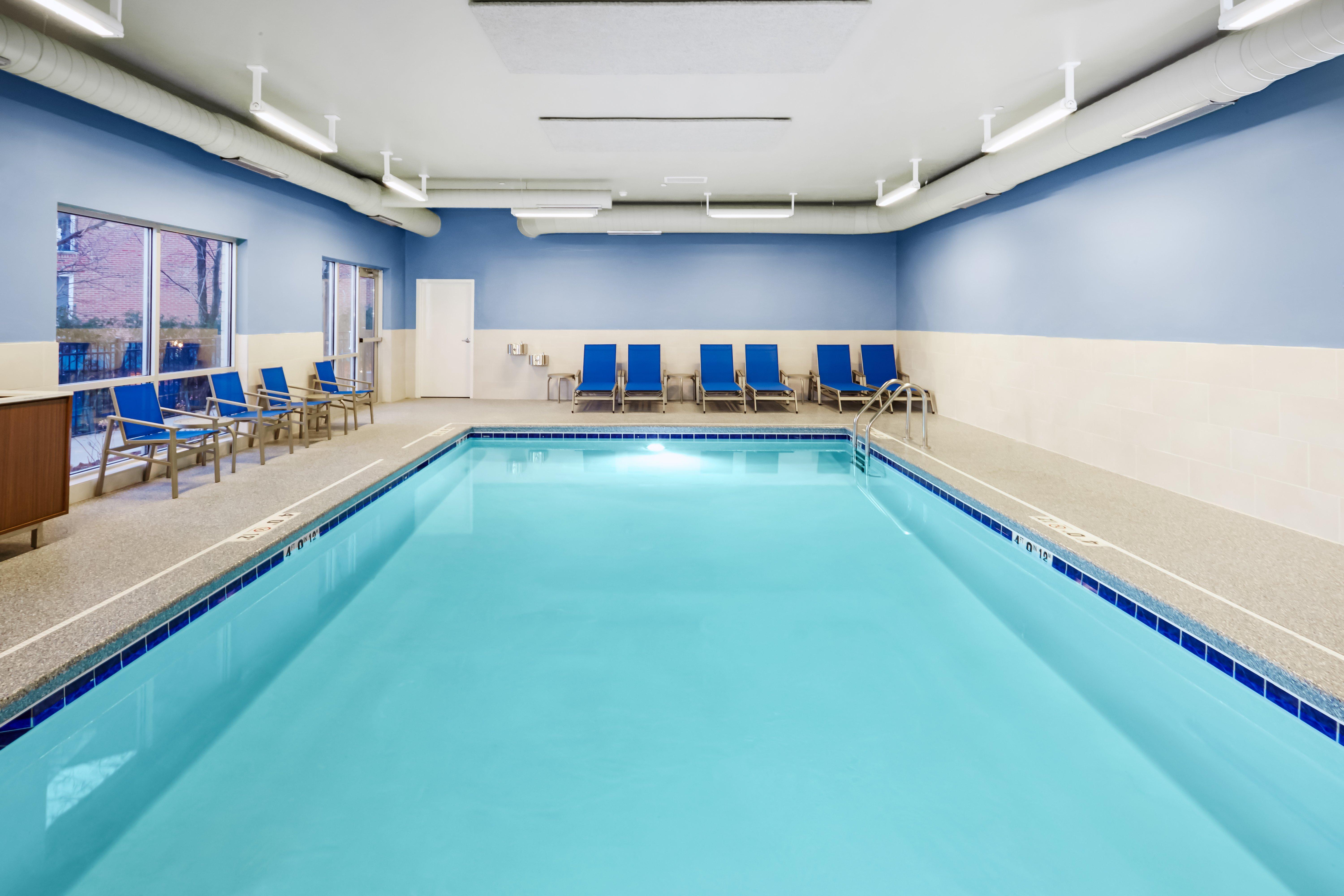 Holiday Inn Express & Suites Chicago North Shore - Niles By Ihg Экстерьер фото