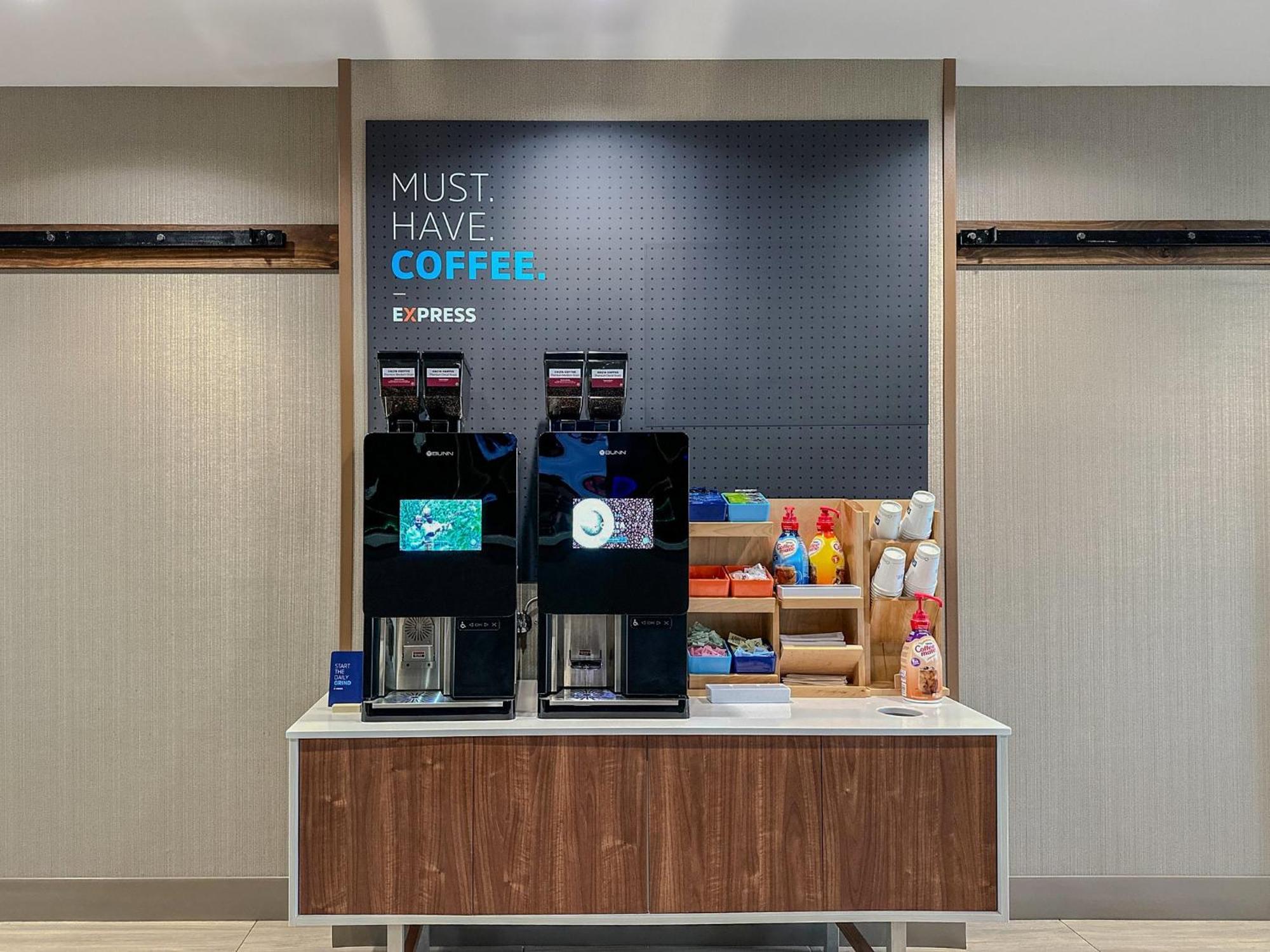 Holiday Inn Express & Suites Chicago North Shore - Niles By Ihg Экстерьер фото